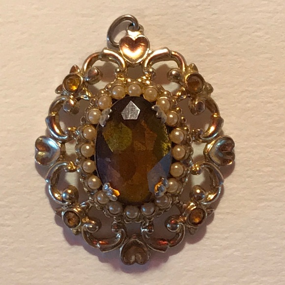 Jewelry - Vintage Pendant Amber stone and Faux Pearl.